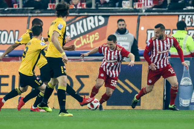 Ασυγκράτητος ο Ολυμπιακός διέλυσε την ΑΕΚ με τέσσερα γκολ