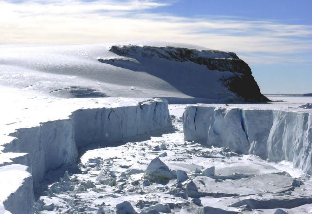 «Καμπανάκι» για το λιώσιμο των πάγων σε Γροιλανδία και Ανταρκτική