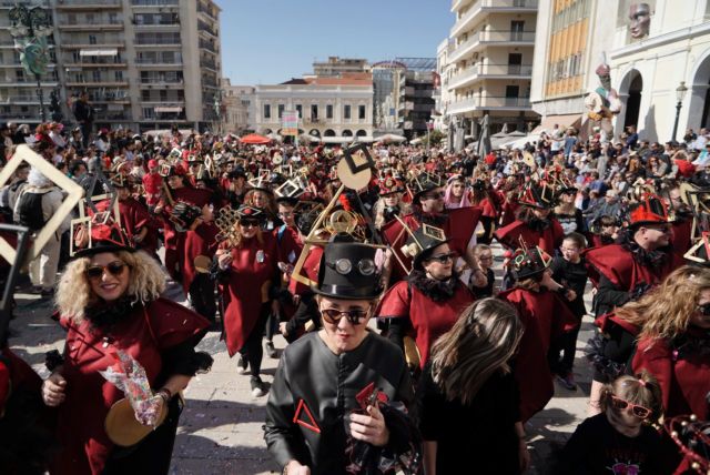 Πάτρα: Διακόπηκε η παρέλαση του καρναβαλιού από φωτιά σε διαμέρισμα