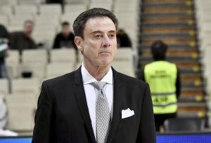 Πιτίνο: Δεν θα αλλάξουμε τον τρόπο παιχνιδιού μας