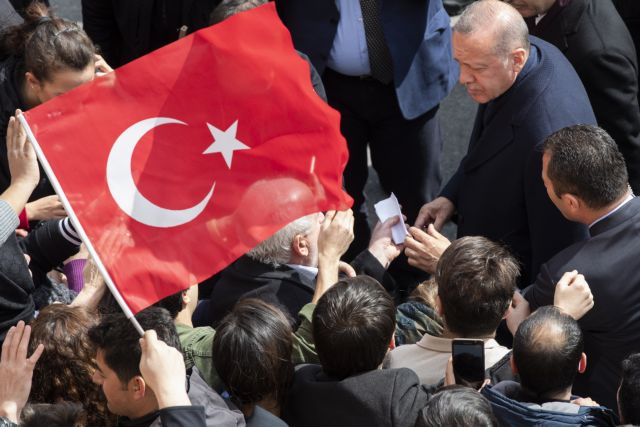 Με αίμα «βάφτηκαν» ξανά οι εκλογές στην Τουρκία – Εκλεισαν οι κάλπες