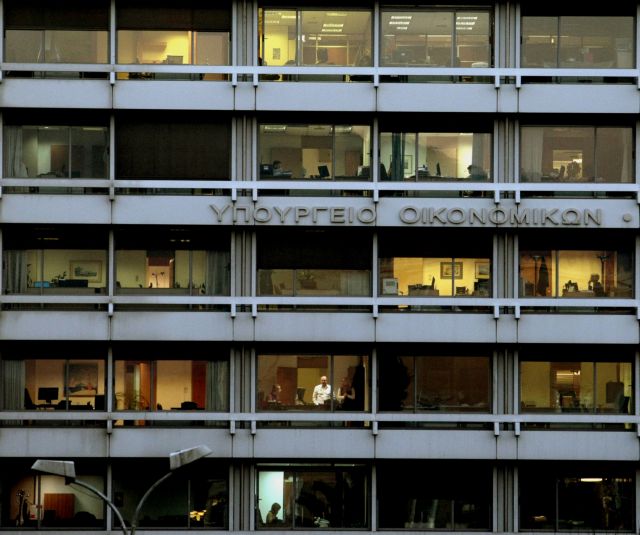 Επίθεση με μολότοφ στο Α.Τ. Ακροπόλεως