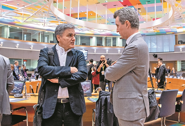 Οι ενστάσεις μένουν, η δόση απομακρύνεται