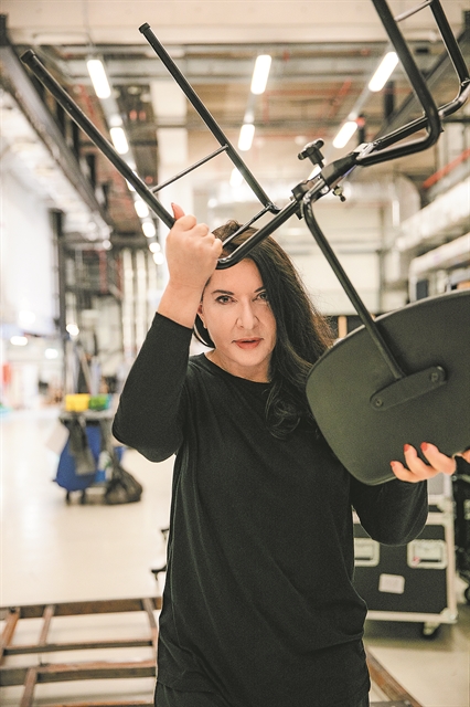 «Μερικές φορές νομίζω ότι δουλεύω πολύ επειδή είμαι τεμπέλα»