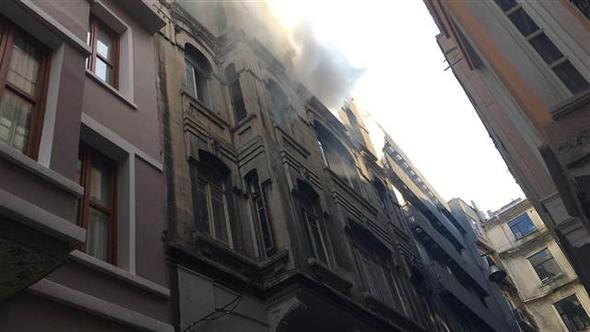 Κωνσταντινούπολη: Πυρκαγιά σε κτίριο με τέσσερις νεκρούς