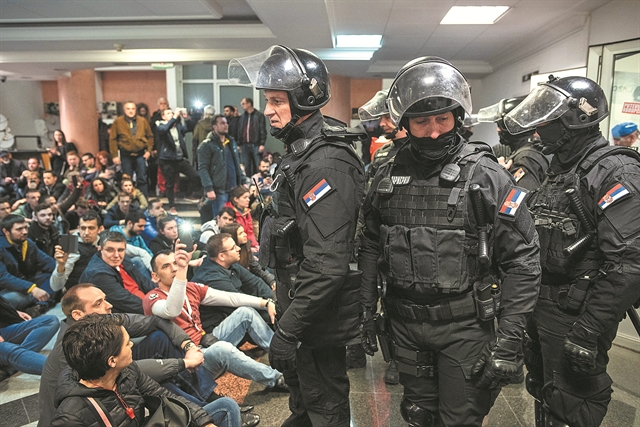 «Ο τελευταίος δικτάτορας πρέπει να φύγει»