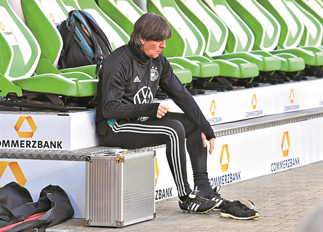 Κάτι τρέχει με Μπακάκη