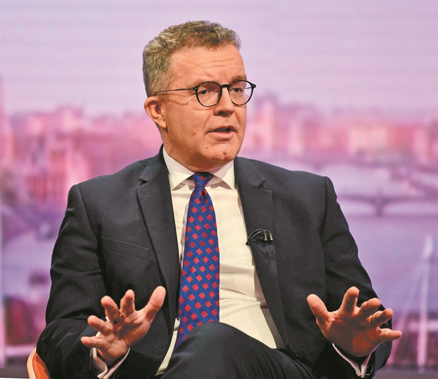 «Σταματήστε να μισοσυμφωνείτε με τους ακροδεξιούς»