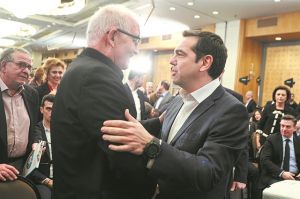 Εμεινε μόνος στη γέφυρα