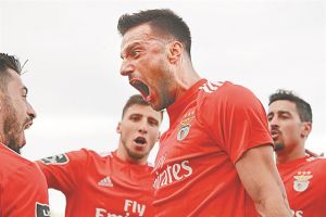 Πρωταγωνιστής ο Σάμαρης