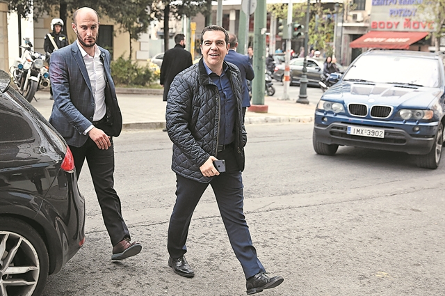 Πόλεμος από Τσίπρα στη διαπλοκή αγκαλιά με τον… Κόκκαλη