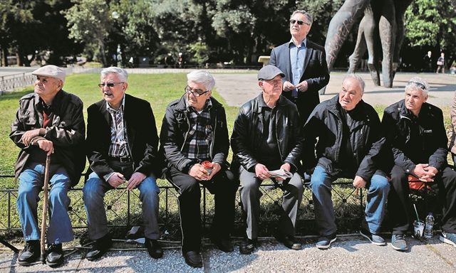 Τρία σενάρια για τις αυξήσεις στις συντάξεις