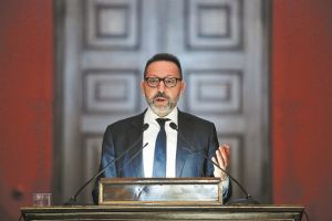 Καμπανάκι Στουρνάρα για την ανάπτυξη