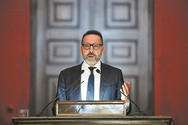 Καμπανάκι Στουρνάρα για την ανάπτυξη