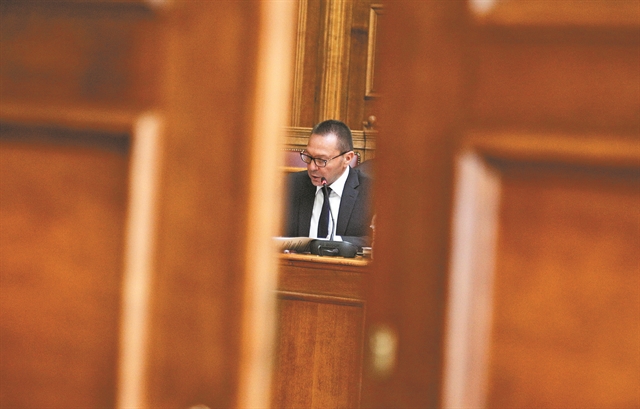 ΣΥΡΙΖΑ – Στουρνάρας σημειώσατε… διπλό