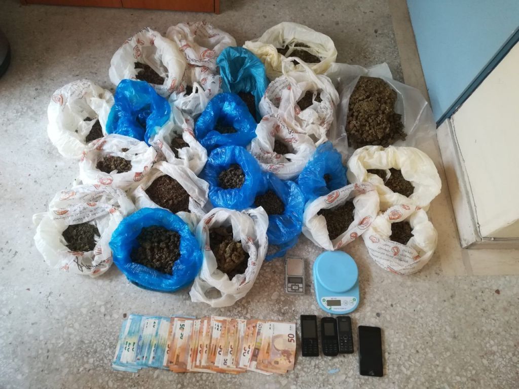 Εξαρθρώθηκε κύκλωμα που διακινούσε ναρκωτικά στο κέντρο της Αθήνας