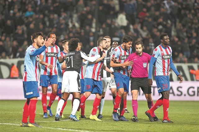 Ακόμα μία μαύρη νύχτα στην Τούμπα