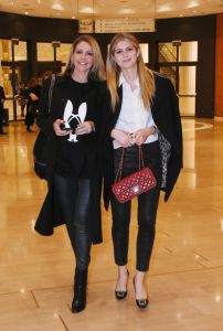 Βραδινή έξοδος για την Τζένη Μπαλατσινού και την κόρη της