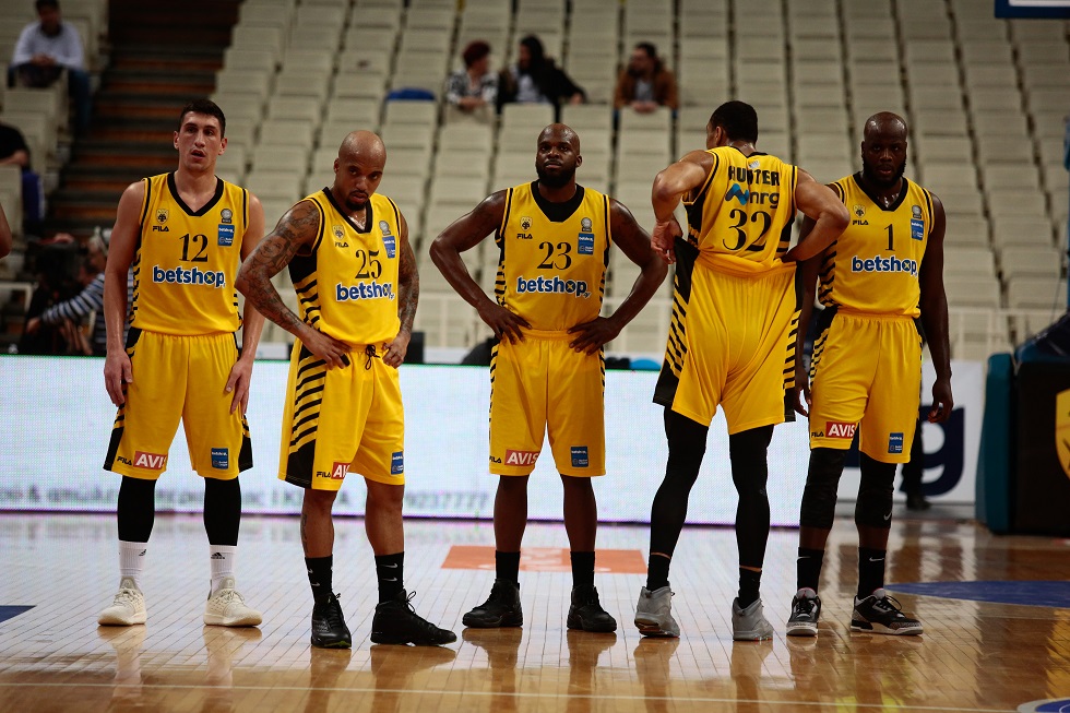 Η FIBA επέβαλε απαγόρευση μεταγραφών στην ΑΕΚ