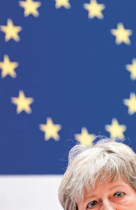 Ο εκβιασμός της πρωθυπουργού «ζόμπι»