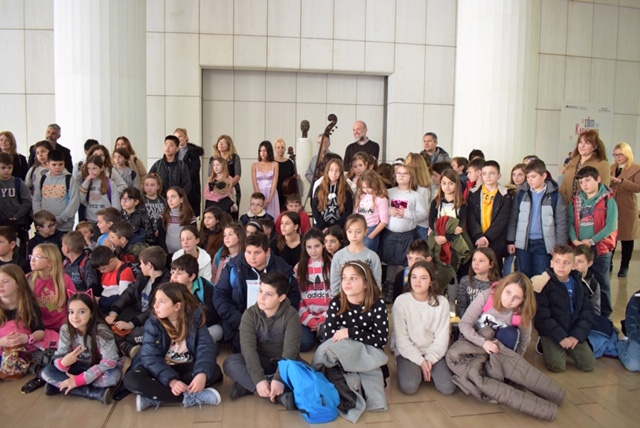 Μουσική παιδεία από κούνια με… Σκαλκώτα