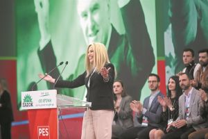 Αμηχανία μπροστά στο δίλημμα της Φώφης