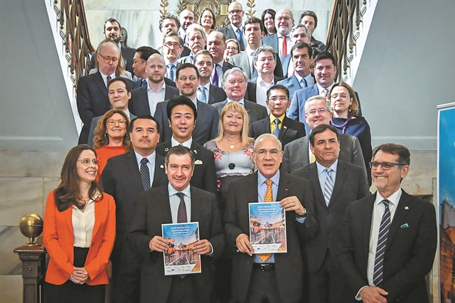 Υιοθετούν τον Οδικό Χάρτη της Αθήνας 34 «πρωταθλητές δήμαρχοι»