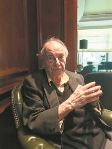 «Στη χώρα έχουμε υπερκατανάλωση Ιστορίας»