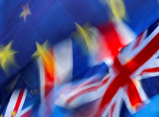Κομισιόν για Brexit: Η σκυτάλη στο βρετανικό κοινοβούλιο