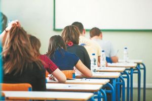 Εκπαιδευτικοί για το κουδούνι στις 9: «Αστεία» η απόφαση Γαβρόγλου – Κρύβονται σκοπιμότητες