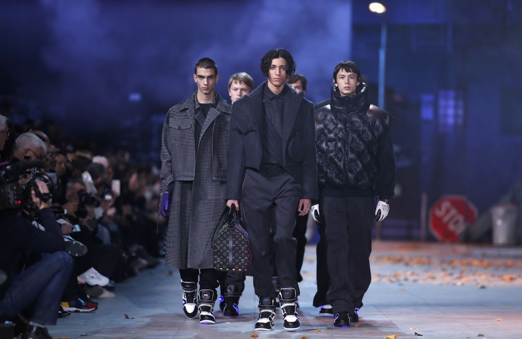 Louis Vuitton: Αποσύρει ρούχα με τον Μάικλ Τζάκσον