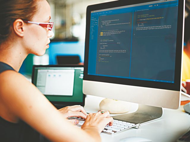 Περισσότερες γυναίκες σε διοικητικές θέσεις παγκοσμίως – Τα στοιχεία για την Ελλάδα