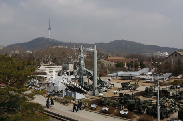 Β. Κορέα: Σε θέση εκτόξευσης οι εγκαταστάσεις πυραύλων