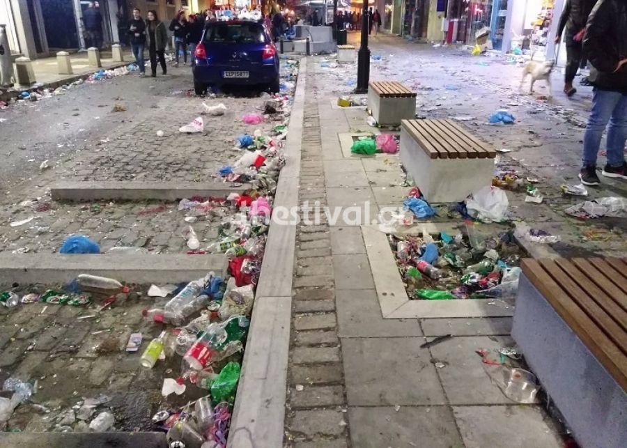 Θεσσαλονίκη : Τα σκουπίδια της Τσικνοπέμπτης (εικόνες)
