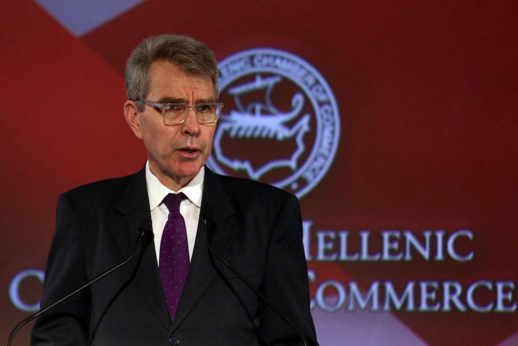 Καταγγελία-σοκ από τον Τζ. Πάιατ: «Σε εξέλιξη απόπειρα ρωσικής ανάμειξης στις ελληνικές εκλογές»