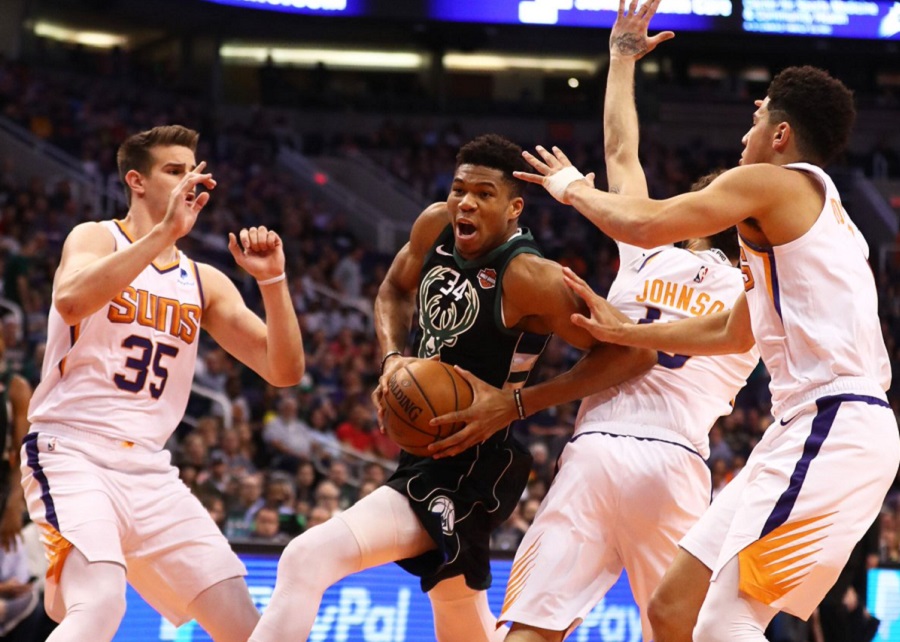 Οι ουραγοί Σανς σόκαραν τους Μπακς και τον Αντετοκούνμπο