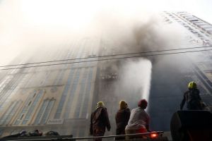 Μπανγκλαντές: Στους 25 οι νεκροί από την πυρκαγιά στο κτίριο