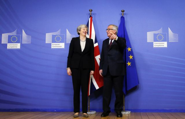 Νέα τηλεφωνική επικοινωνία Γιούνκερ- Μέι