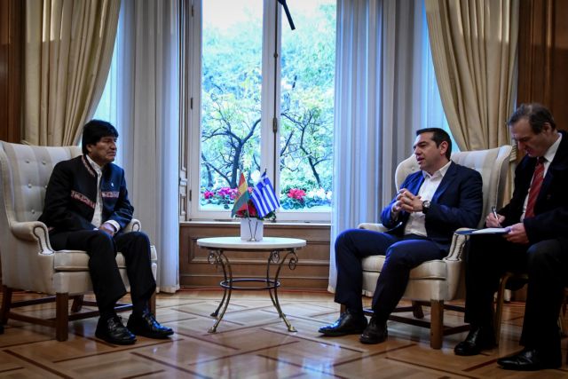 Τσίπρας σε Μοράλες: Μας συνδέουν κοινές αξίες με τη Βολιβία