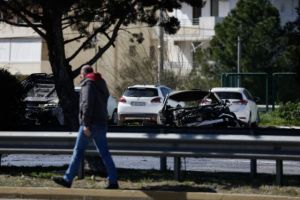 Εκρηξη στη Γλυφάδα: Τι εξετάζουν οι Αρχές – Ένας τραυματίας