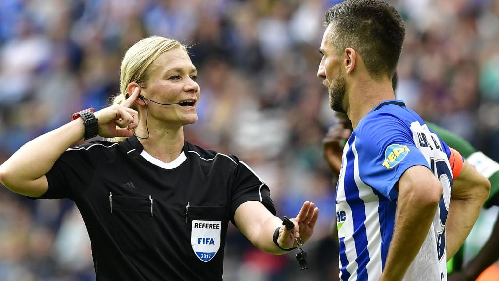 Επτά κυρίες που έσπασαν τα ταμπού και «κατέκτησαν» το ποδόσφαιρο