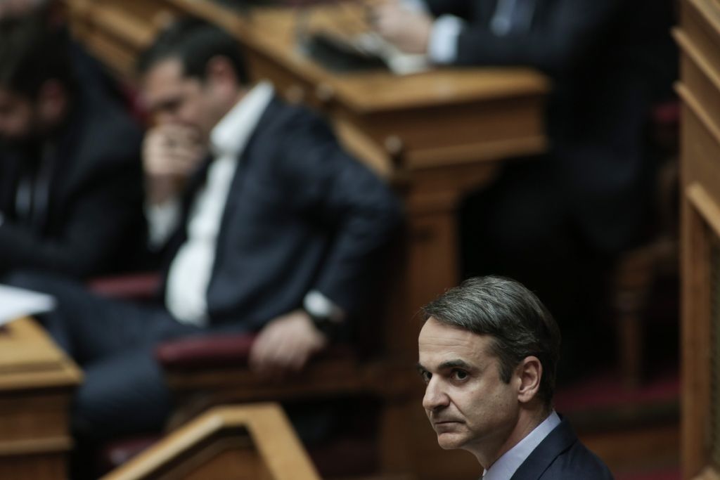 Κόντρα Μητσοτάκη- Τσίπρα στο Twitter για την «ολιγαρκή αφθονία» στη Βολιβία