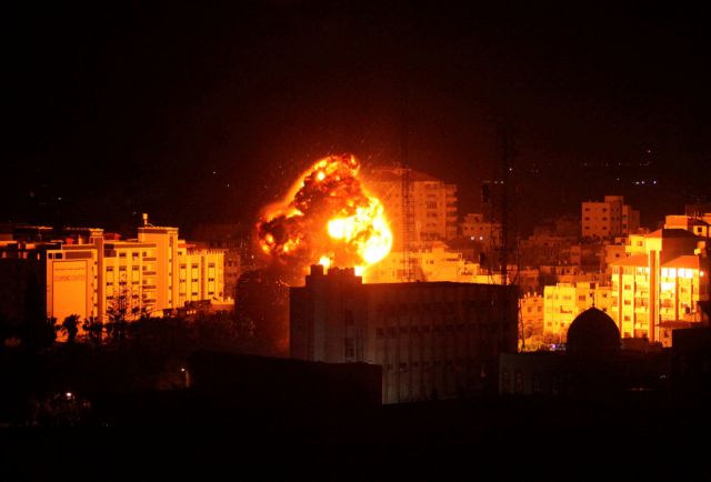 Μπαράζ ισραηλινών βομβαρδισμών στη Λωρίδα της Γάζας