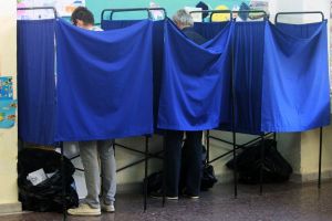 Εκλογές: Ποια είναι τα φαβορί και ποια τα αουτσάιντερ στις 13 περιφέρειες
