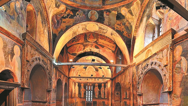 Ανεκτική Δύση, βουλιμικός «Σουλτάνος»