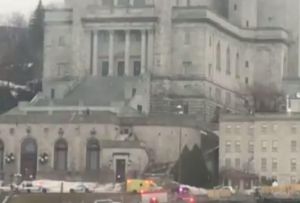 Επίθεση σε εκκλησία στο Μόντρεαλ: Μαχαίρωσαν ιερέα