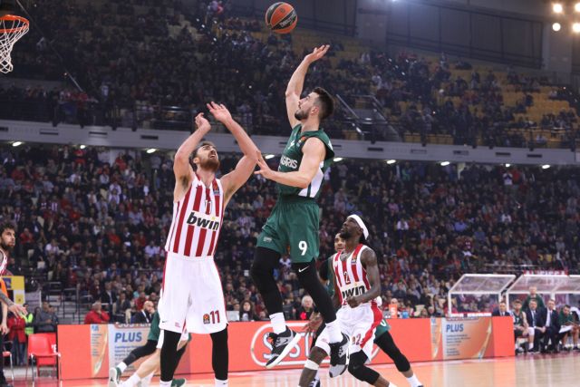 Πλέι…. ωχ για Ολυμπιακό, τιμωρός ο Σάρας στο ΣΕΦ