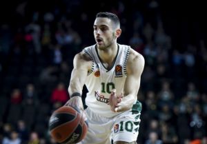 Τους… χάζεψε ο Παπαπέτρου: Προσποίηση για πάσα και κάρφωμα