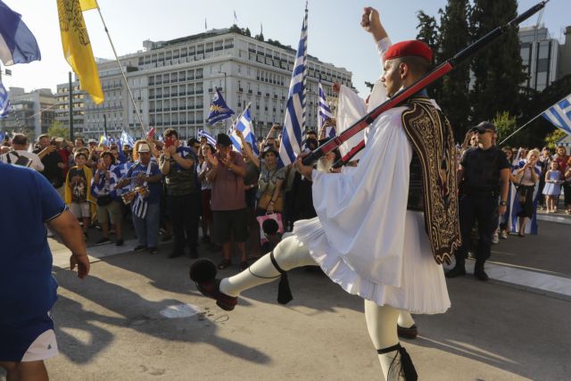 Το «Μακεδονικό» διαλύει τον ΣΥΡΙΖΑ και φέρνει επικίνδυνα αδιέξοδα