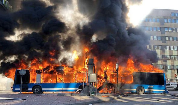 Στοκχόλμη: Λεωφορείο εξερράγη στο κέντρο της πόλης